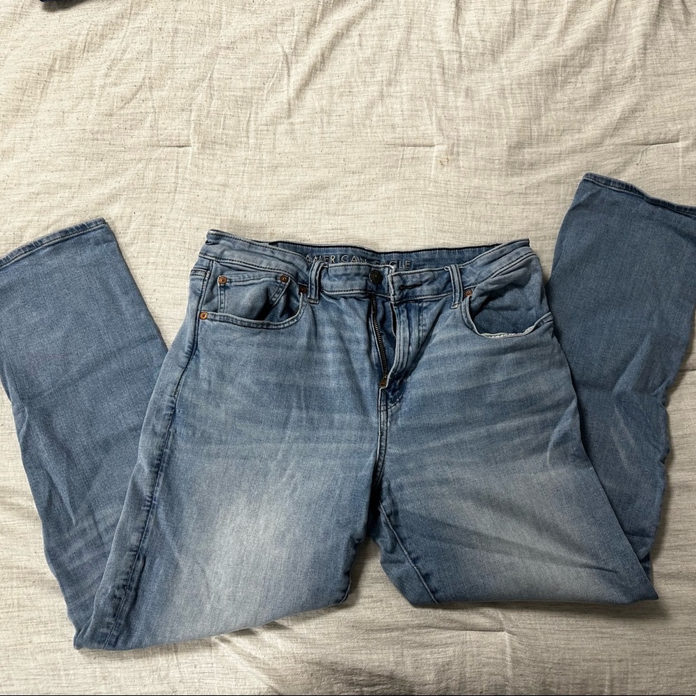 Lightwash American Eagle Men’s Jeans Gem